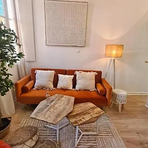 Sous Les Toits D'avignon Apartamento