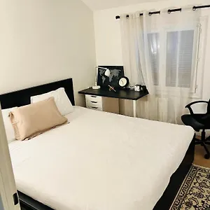 Private In A Tiny 4 Min Drive To Airport Cdg ,1 Private Bathroom Ideal For Families And Friends Roissy-en-France