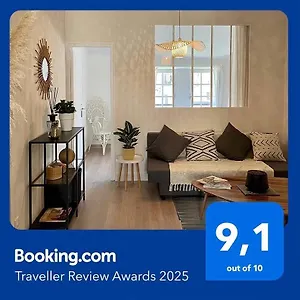 Apartment Aux Pieds Du Palais Des Papes., Avignon